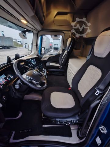 Volume tractor unit FORD F-MAX 500 mega