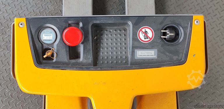 Electric Pallet Trucks Jungheinrich EJE M13 2021y (5pc in stock)