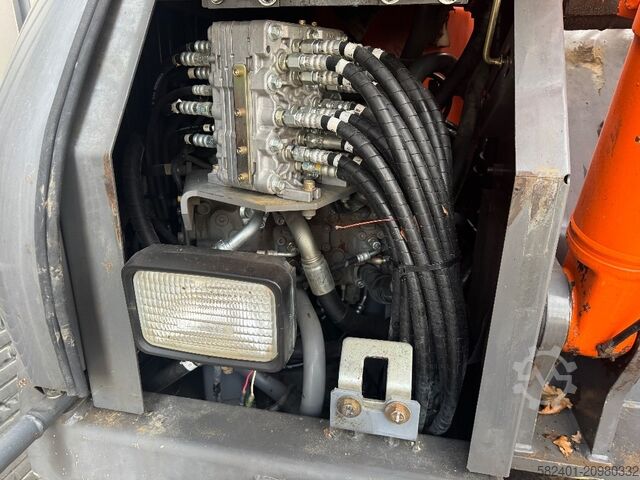 Crawler excavator Hitachi ZX 225 US LC-3