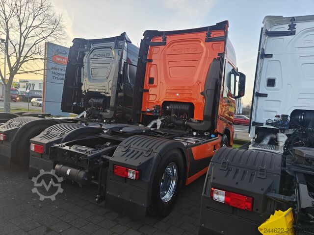 Standard tractor unit Ford Truck F-Max