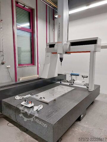 CNC Koordinatenmessmaschine Mitutoyo Crysta-Apex
