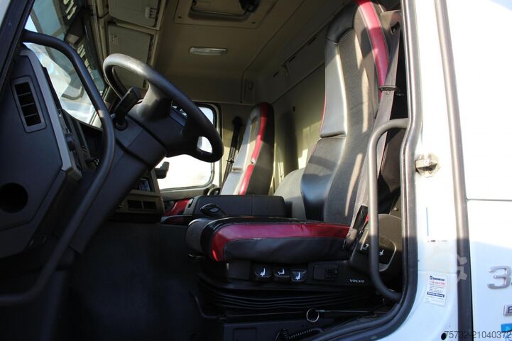 LKW mit Kofferaufbau Volvo FM 330 E6  Koffer 7,8m Klima LBW Liftachse