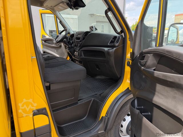 Transporter mit Koffer IVECO zlast: