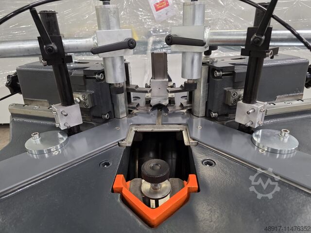 Corner crimping machine Elumatec EP 124