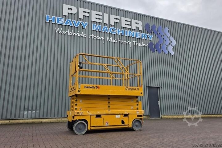 Scherenhebebühne Haulotte Compact 12 Electric, 12m Working Height, 300kg Cap