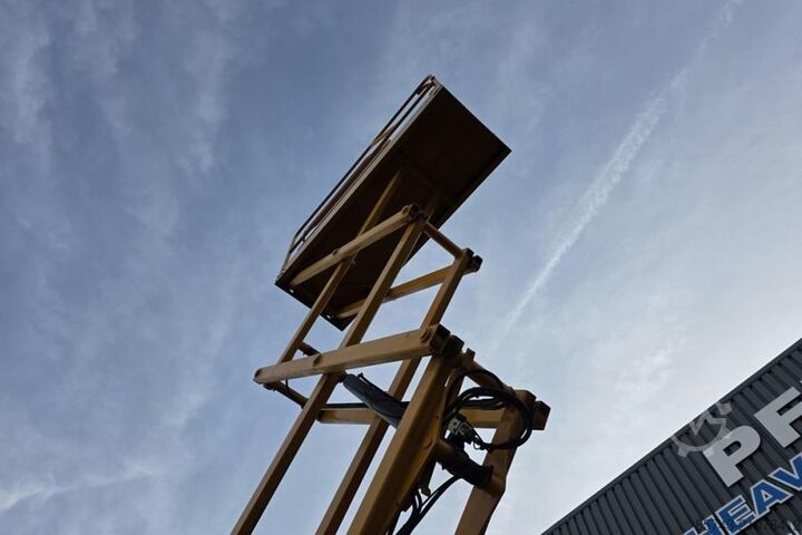 Scherenhebebühne Haulotte Compact 8 Electric, 8.2m Working Height, 350kg Cap