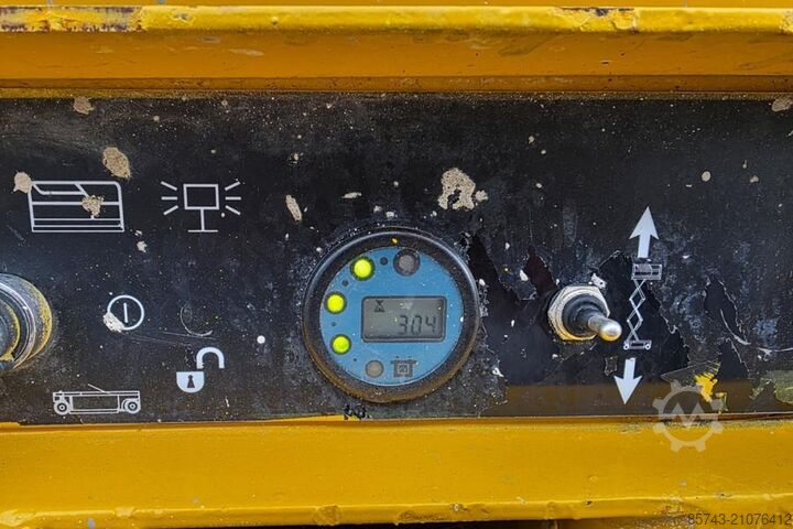 Scherenhebebühne Haulotte Compact 8 Electric, 8.2m Working Height, 350kg Cap