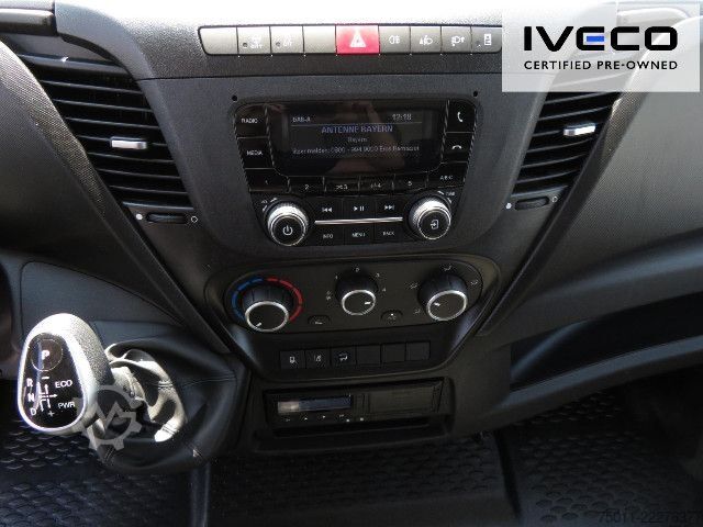 Transporter mit Koffer IVECO Daily 70C18HA8/P Koffer/LBW, Klima, NL 3228kg