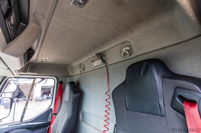 Box body RENAULT D19.320 DXI+DHOLLANDIA 2T.