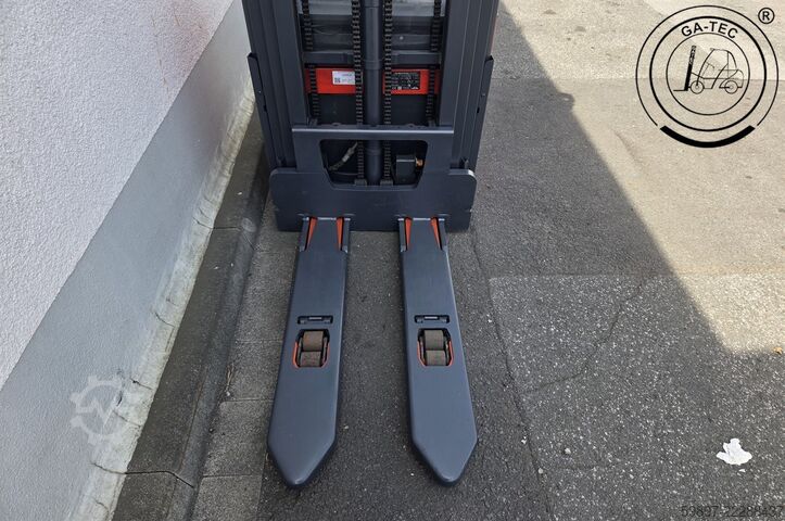 Hochhubwagen Linde L14i