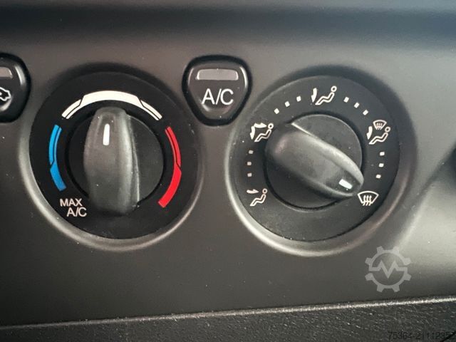 Kleinbus FORD Transit Custom 2.0 TdCi L1H1 9Sitze Motor Defect