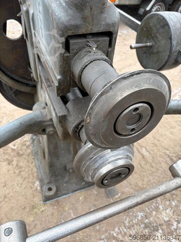 Bordier- und Profiliermaschine für Blech Weberwerke Siegen BM 4 Maszyna do rantowania i profilowania blachy Weberwerke Siegen BM 4 Maszyna do rantowania i profilowania blachy Weberwerke Siegen BM 4