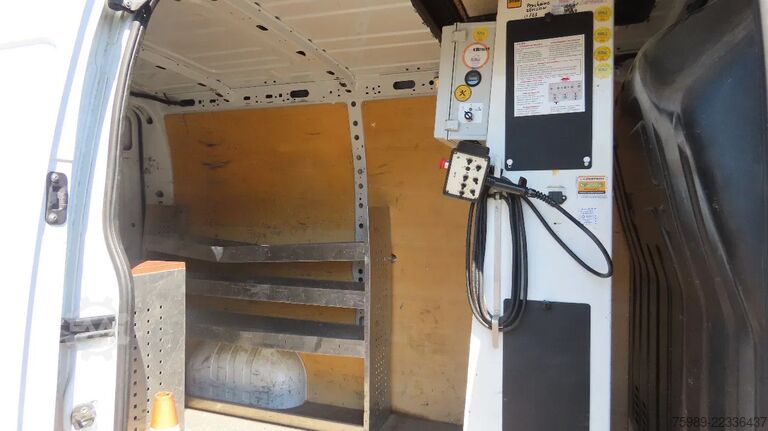 Lifting platform Renault Master 10,5 m,  3 SEATS,   KLUBB, 3500 kg, euro6