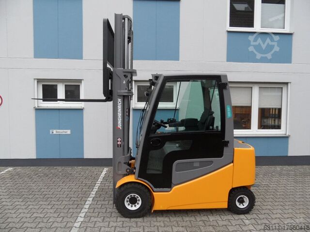 Elektro 4 Rad-Stapler Jungheinrich EFG 425s - Kabine mit Heizung - aufgearbeitet!