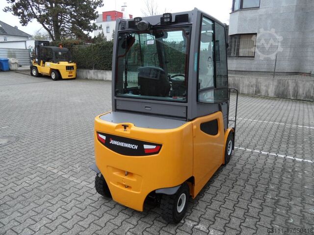 Elektro 4 Rad-Stapler Jungheinrich EFG 425s - Kabine mit Heizung - aufgearbeitet!