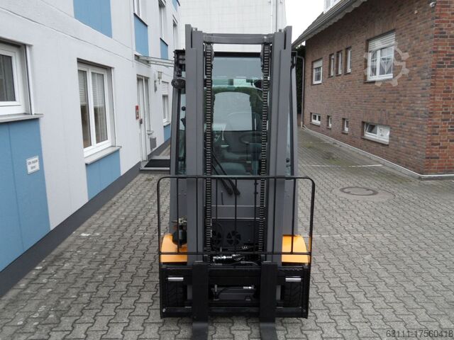 Elektro 4 Rad-Stapler Jungheinrich EFG 425s - Kabine mit Heizung - aufgearbeitet!