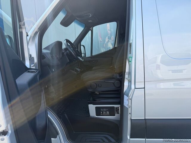 Kastenwagen MERCEDES-BENZ Sprinter 314 AUTOMATIK NAVI DISTRONIC KAMERA LED