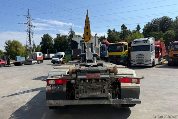 Abrollkipper RENAULT C520 10x4 Moser