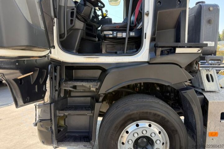 Abrollkipper RENAULT C520 10x4 Moser