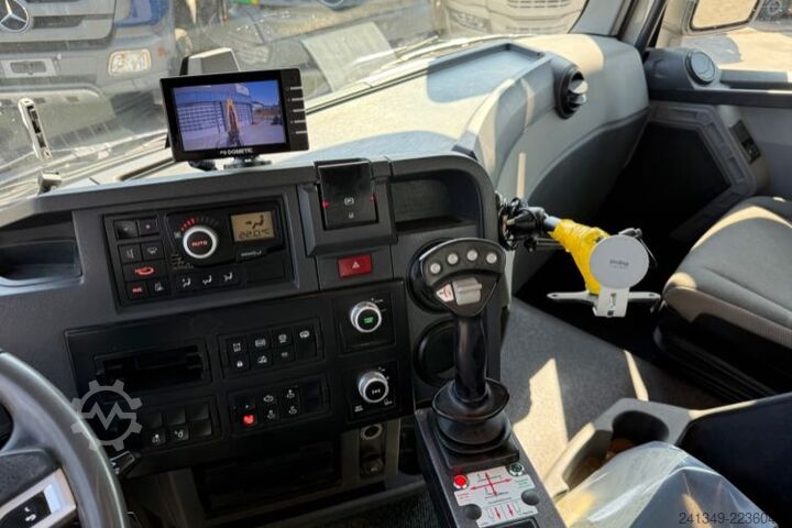 Abrollkipper RENAULT C520 10x4 Moser