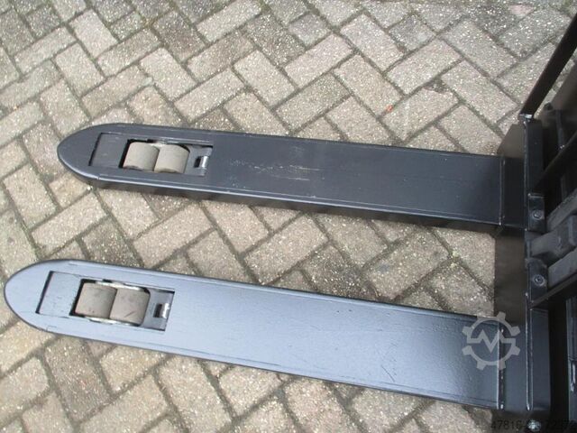 Hochhubwagen BT SWE 080L