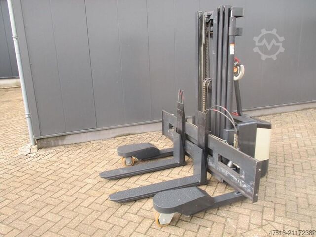 Pallet stacker Crown WS2300-1.8TT-4W-4415
