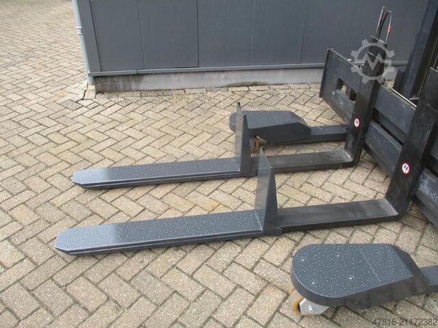 Pallet stacker Crown WS2300-1.8TT-4W-4415