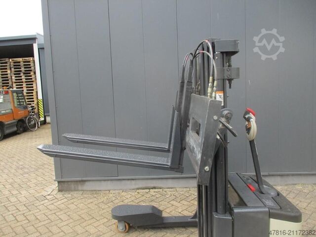Pallet stacker Crown WS2300-1.8TT-4W-4415