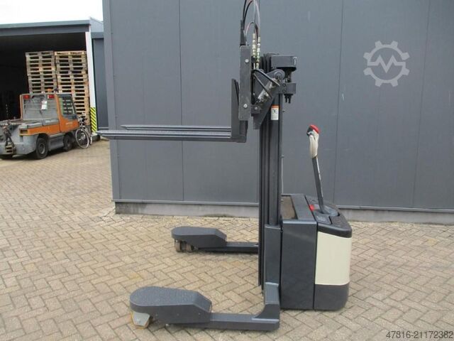 Pallet stacker Crown WS2300-1.8TT-4W-4415