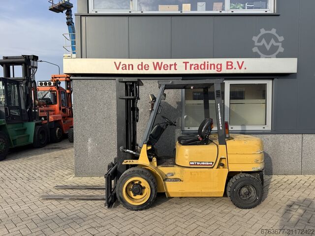 Mitsubishi FD30 Triplex 460 Freihub / Seitenschieber / Diesel MITSUBISHI FD30 Triplo 460 Freelift / Sideshift /  Diesel