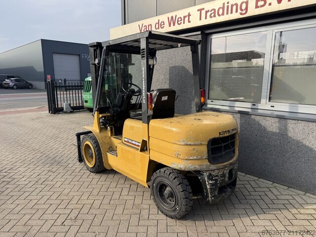 Mitsubishi FD30 Triplex 460 Freihub / Seitenschieber / Diesel MITSUBISHI FD30 Triplo 460 Freelift / Sideshift /  Diesel