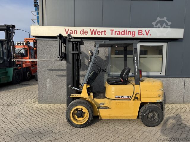 Mitsubishi FD30 Triplex 460 Freihub / Seitenschieber / Diesel MITSUBISHI FD30 Triplo 460 Freelift / Sideshift /  Diesel