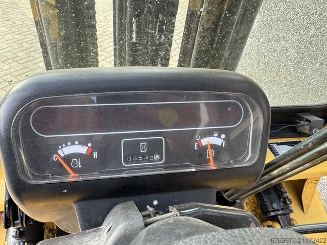 Mitsubishi FD30 Triplex 460 Freihub / Seitenschieber / Diesel MITSUBISHI FD30 Triplo 460 Freelift / Sideshift /  Diesel