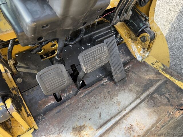 Mitsubishi FD30 Triplex 460 Freihub / Seitenschieber / Diesel MITSUBISHI FD30 Triplo 460 Freelift / Sideshift /  Diesel