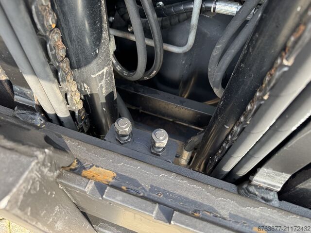 Cesab M325D Triplex 470 Freelift / Seitenschieber / 4. Steuerkreis Toyota Diesel 2015 CESAB M325D Triplo 470 Freelift / Sideshift / 4e functie Toyota Diesel 2015