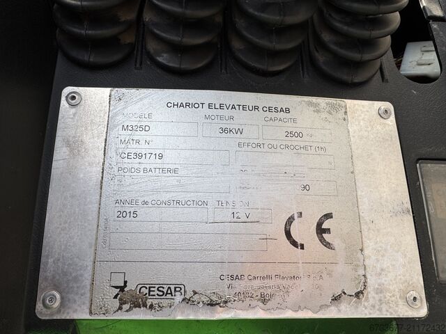 Cesab M325D Triplex 470 Freelift / Seitenschieber / 4. Steuerkreis Toyota Diesel 2015 CESAB M325D Triplo 470 Freelift / Sideshift / 4e functie Toyota Diesel 2015