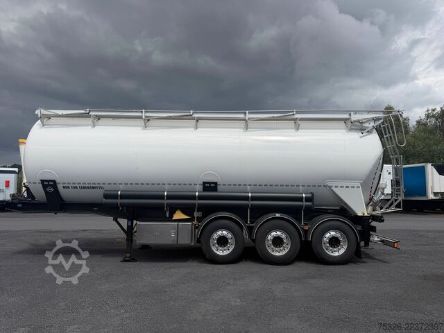 Silo semitrailer FELDBINDER KIP  45.3 Tipping 2x Lift, Zucker