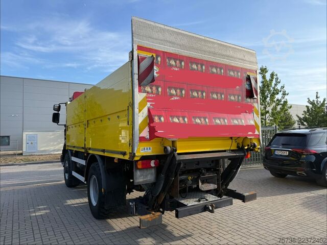 Flatbed truck RENAULT Midlum 280 DXI 4x4 Pritsche+LBW/BLATTFEDERUNG
