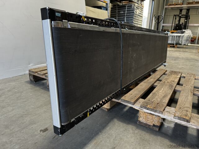 Conveyor belt with center drive Interroll BM8411