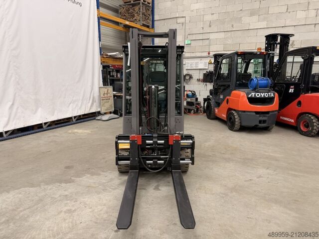 Elektro 3 Rad-Stapler Jungheinrich EFG 220 Elektro