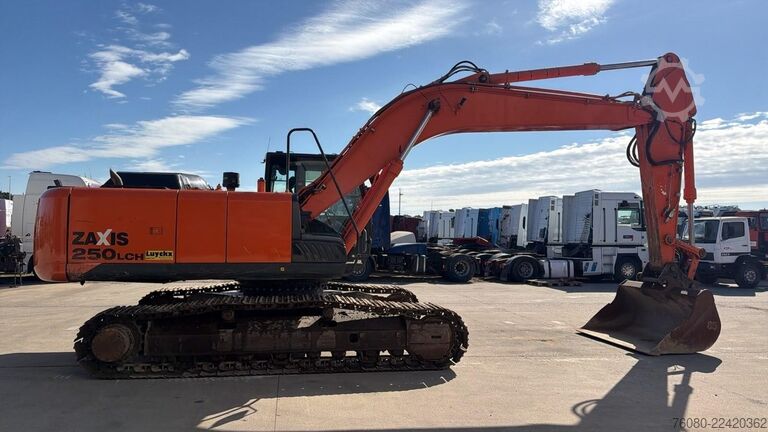 Crawler excavator Hitachi ZX250LCH-5A (AIRCO / 6.868 HOURS / BELGIAN MACH...