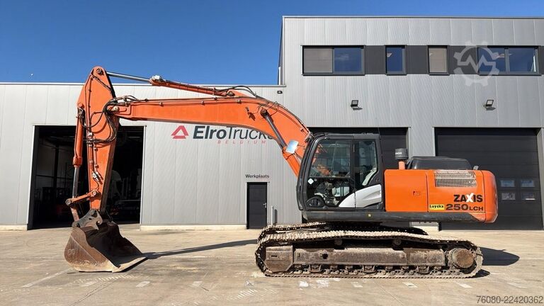 Crawler excavator Hitachi ZX250LCH-5A (AIRCO / 6.868 HOURS / BELGIAN MACH...