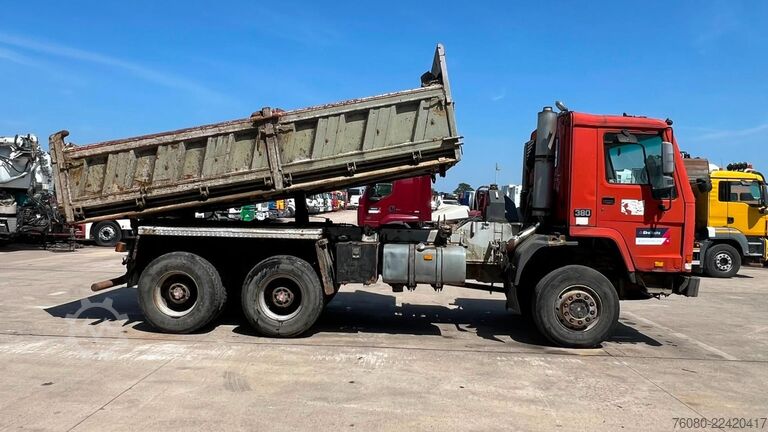 3-way tipper Volvo FL12-380 (6X6 / EJES GRANDES / LAMES / BIG AXLE...