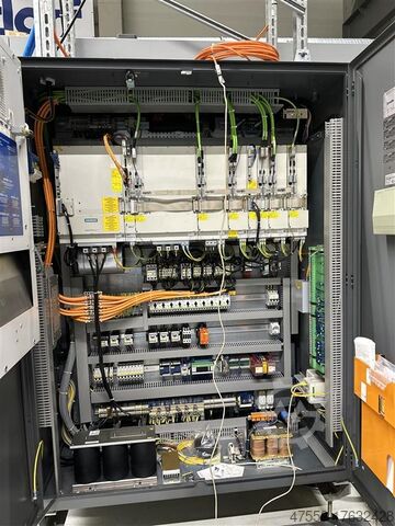 Bearbeitungszentrum - Universal - 5 Achsen / 5 Axis CHIRON - WERKE GMBH & Mill 800 FA