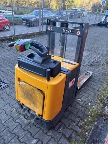 Pallet Stackers Jungheinrich ERD 220