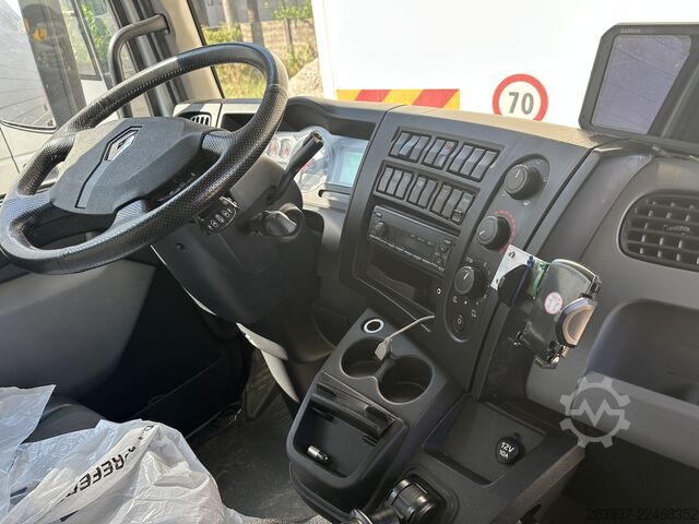 Truck chassis Renault D13.250
