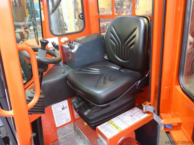 Four-way side loader Combilift C2500