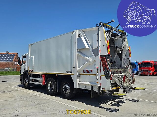 Refuse collection vehicle Scania P 320