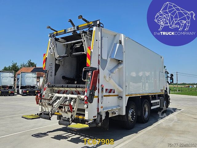 Refuse collection vehicle Scania P 320