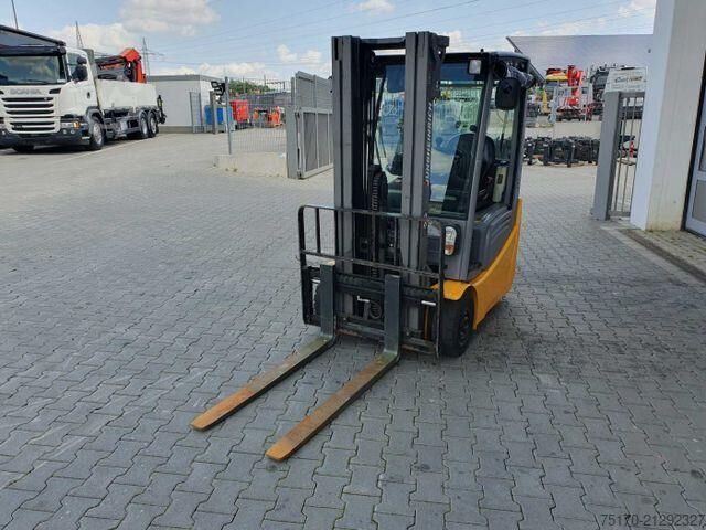 Forklift Jungheinrich EFG 215 / Triplex: 4.25m! / SS / nur 2.184h!